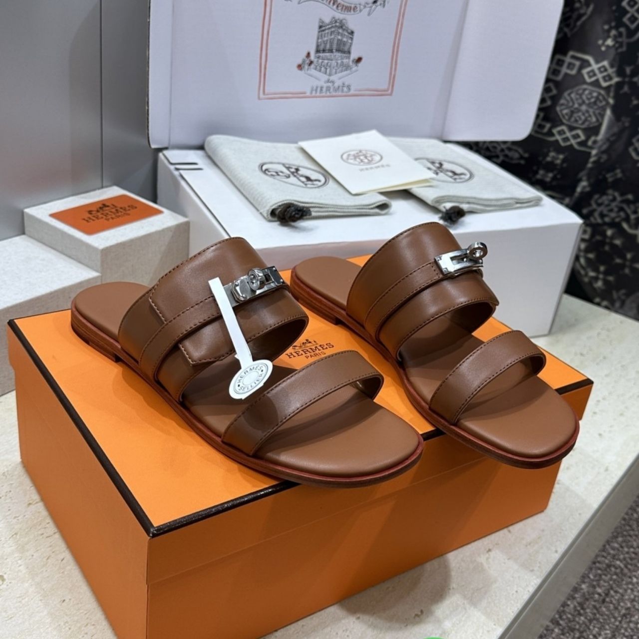 Hermes Jackson Sandal Gold H242951ZH02 - Image 5