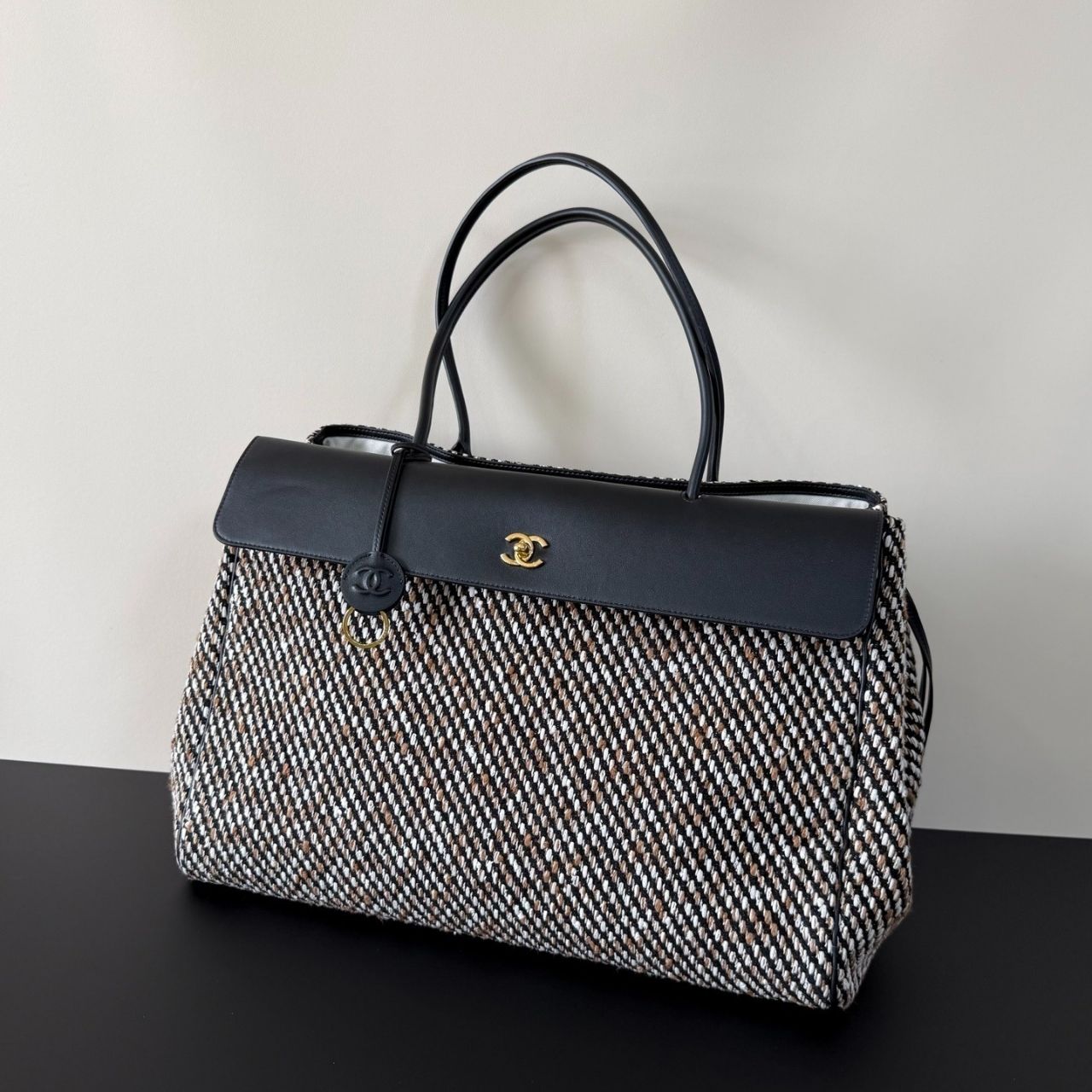 Chanel Shopping Flap Tweed Tote Black Multicolor Large 43Cm - Image 3