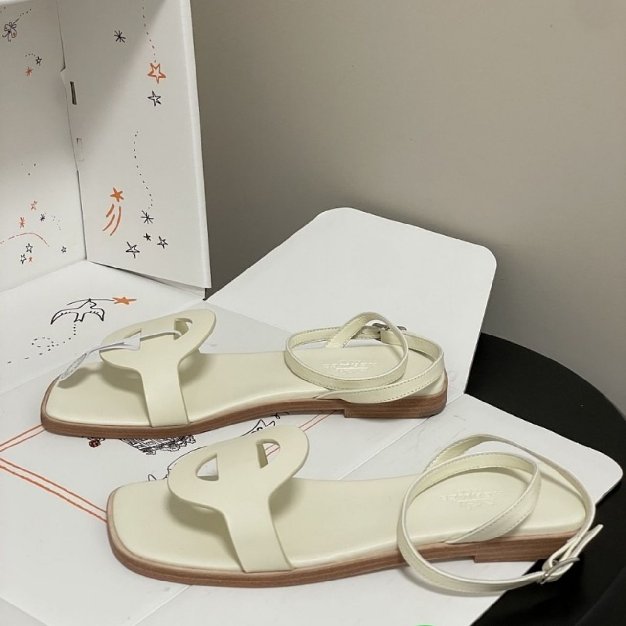 Hermes Julie Sandal Blanc H242061Z 02360 - Image 4