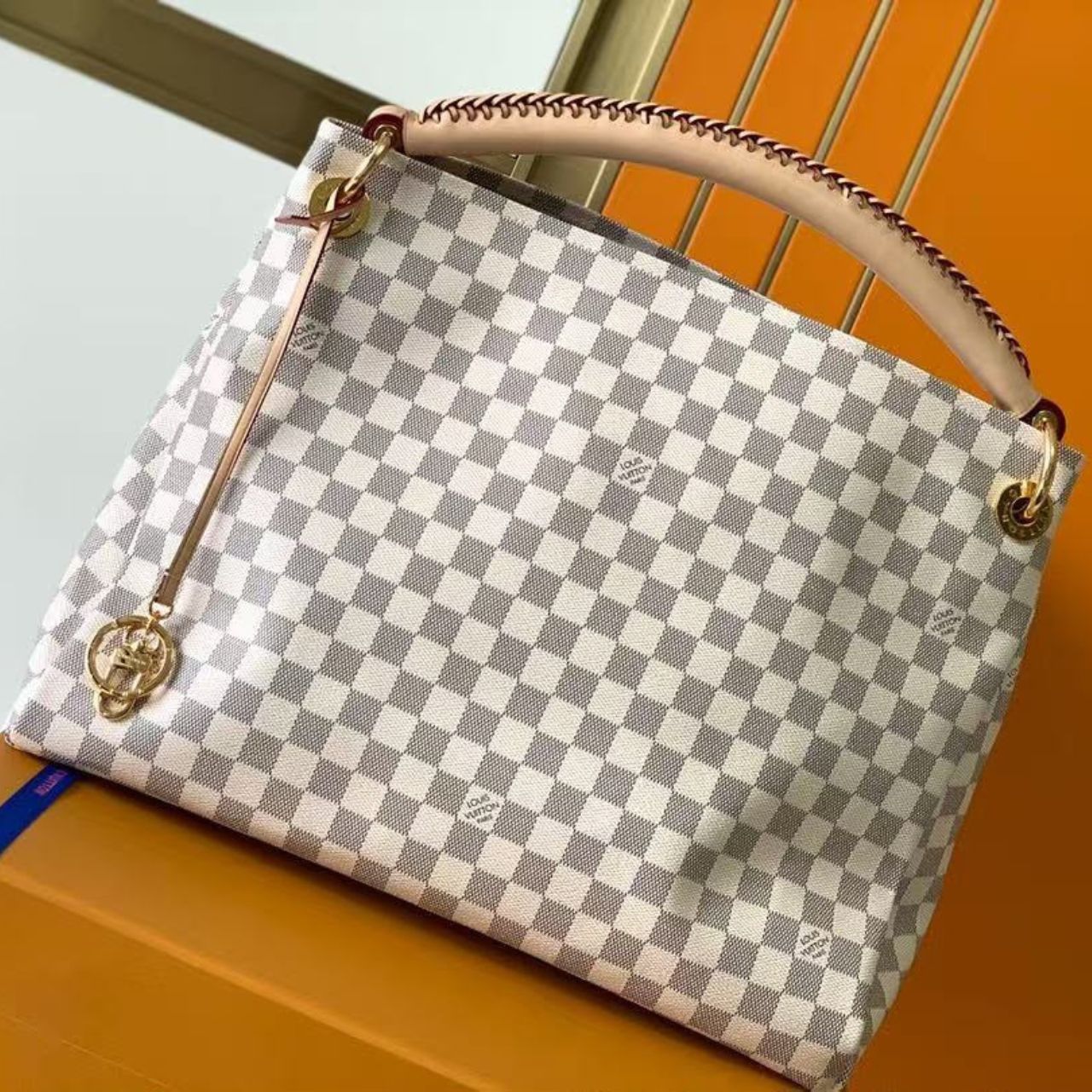 Prestige Edition - Louis Vuitton Graceful MM Damier Azur Rose Ballerine 46Cm N44049 - Image 3