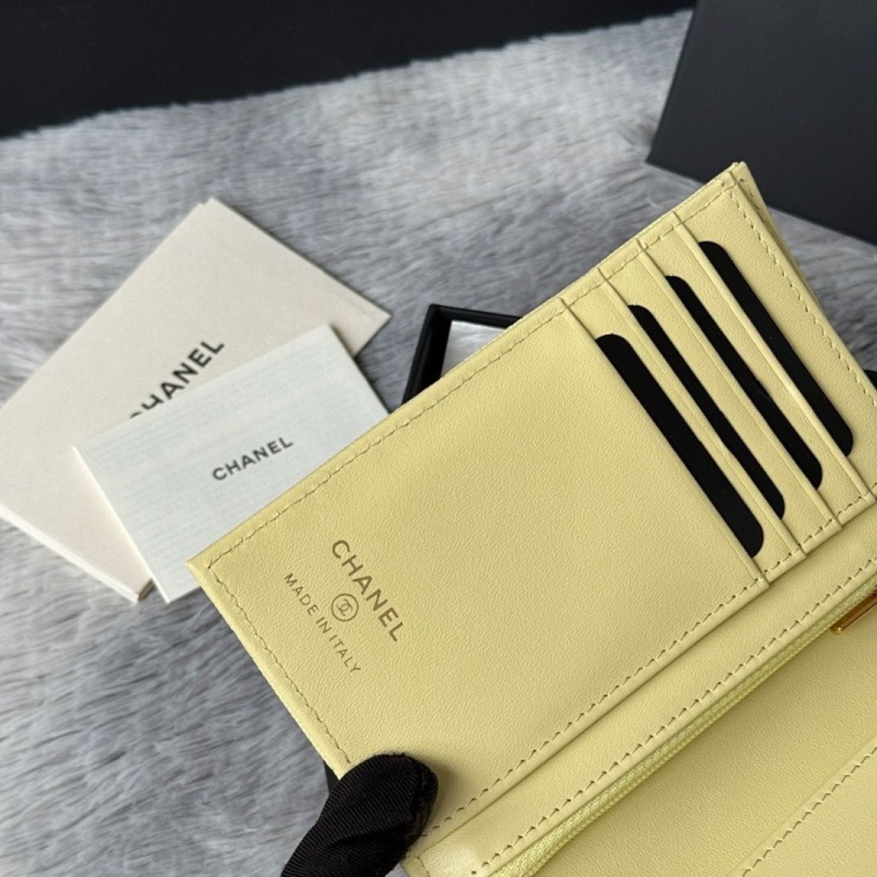 Chanel Classic Passport Holder Grained Shiny Calfskin Gold Tone Metal Light Yellow 15cm - Image 10