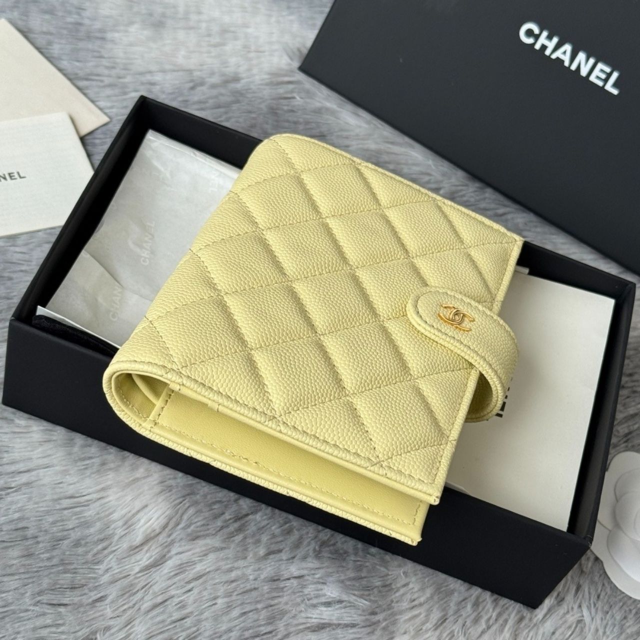 Chanel Classic Passport Holder Grained Shiny Calfskin Gold Tone Metal Light Yellow 15cm - Image 7