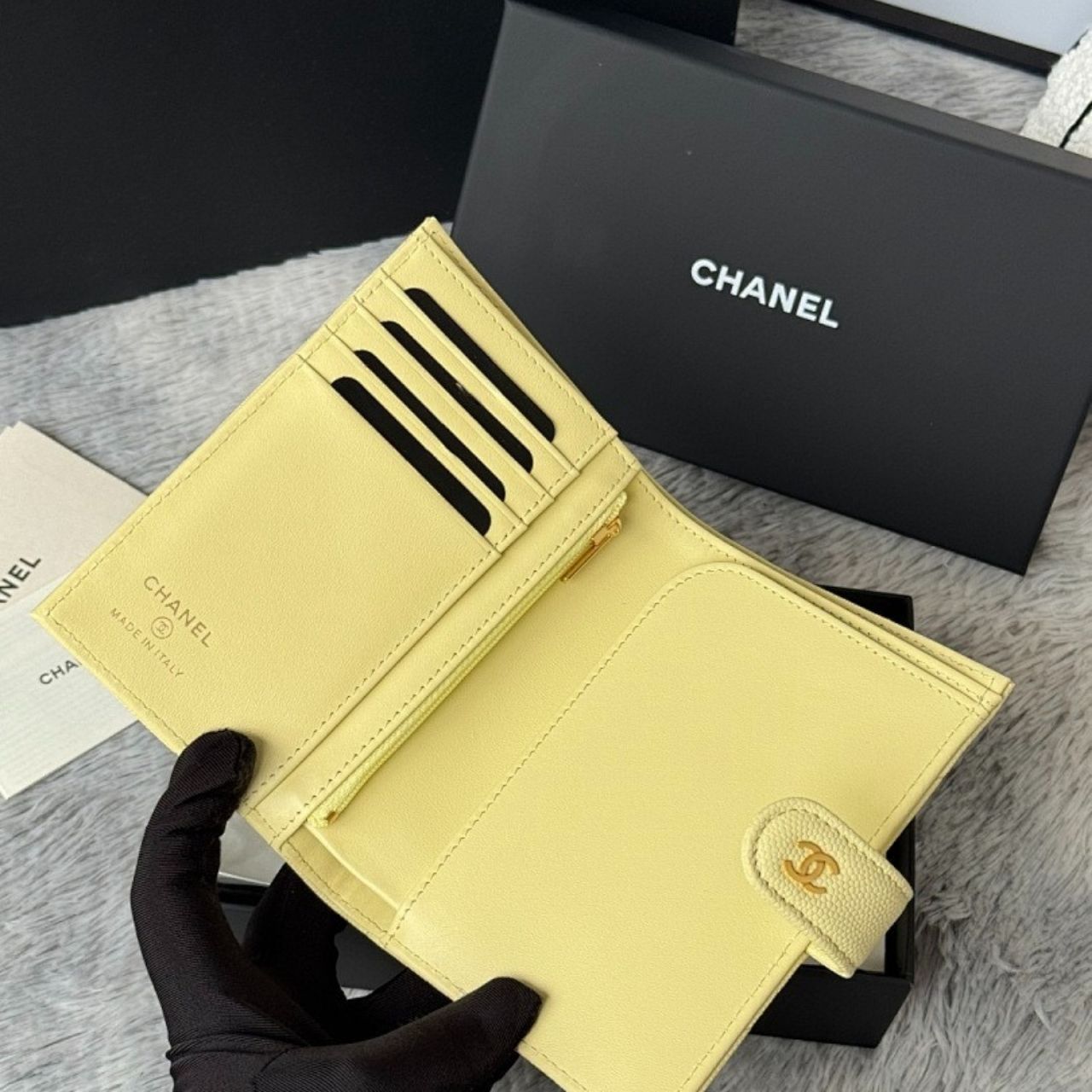 Chanel Classic Passport Holder Grained Shiny Calfskin Gold Tone Metal Light Yellow 15cm - Image 3
