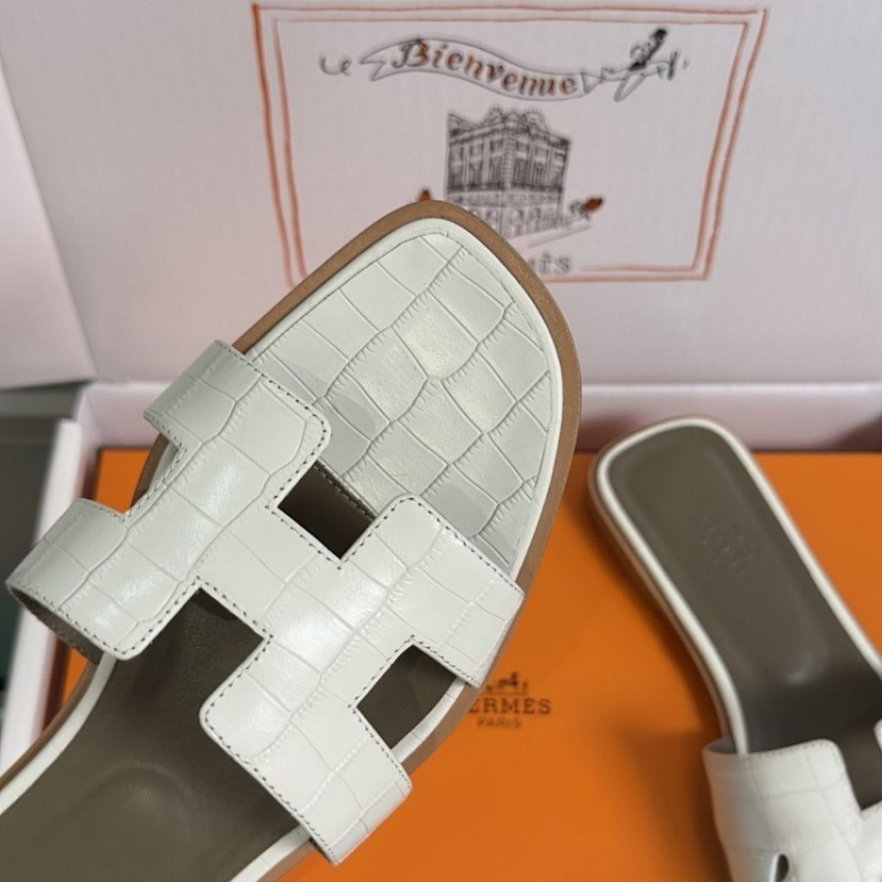 Hermes Oran Sandal Blanc H021056Z 02340 - Image 6