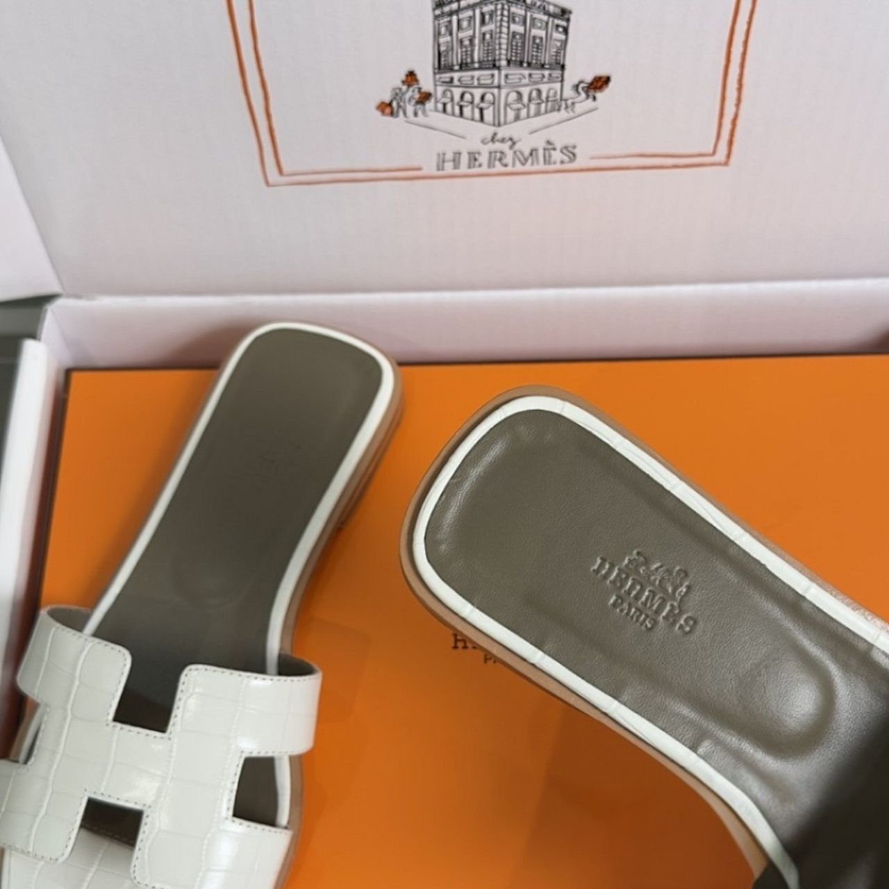 Hermes Oran Sandal Blanc H021056Z 02340 - Image 5