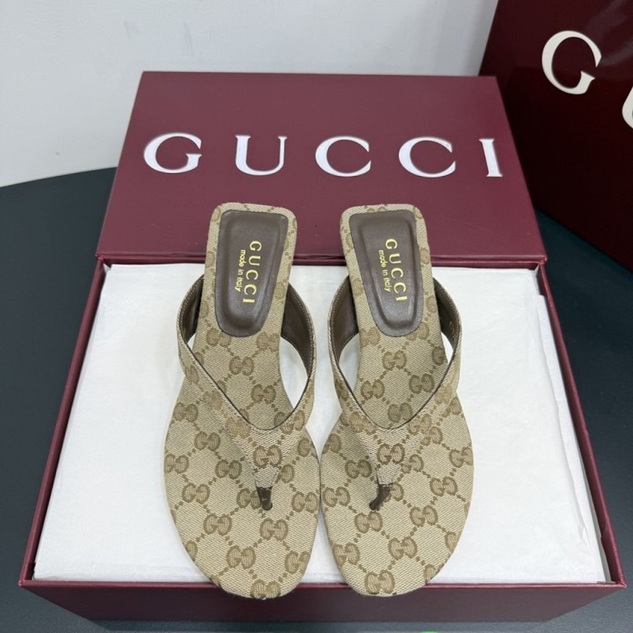 Gucci Women's Vittoria Thong Sand And Dark Brown GG - Image 8