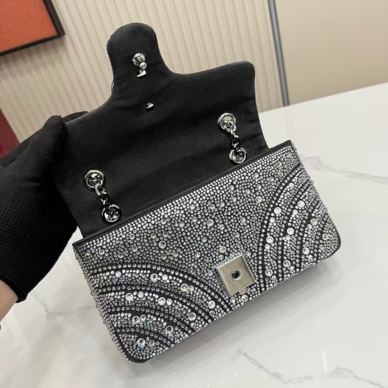 Prestige Edition – Gucci Marmont Crystal Embellished Small Shoulder Bag 22cm - Image 9