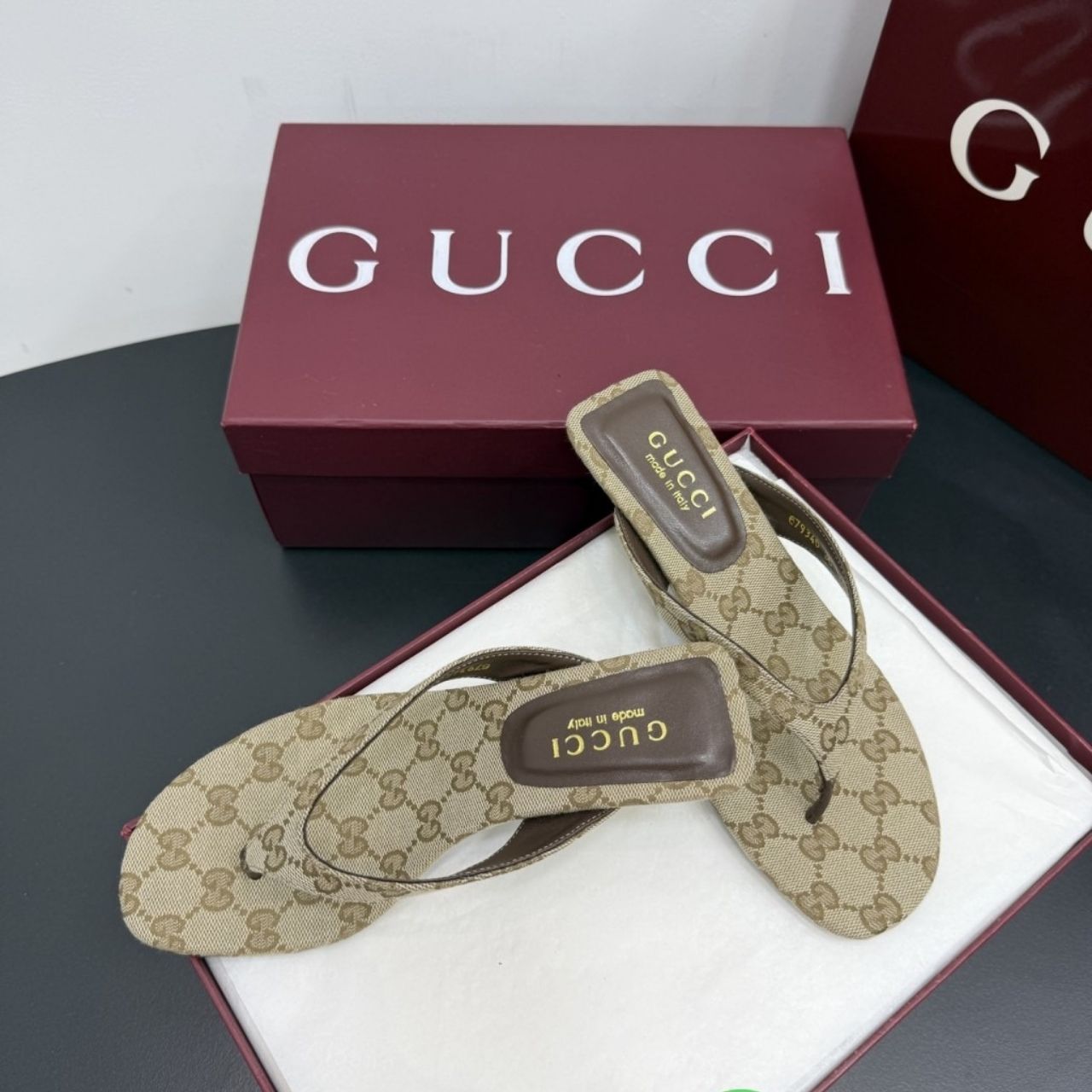 Gucci Women's Vittoria Thong Sand And Dark Brown GG - Image 6