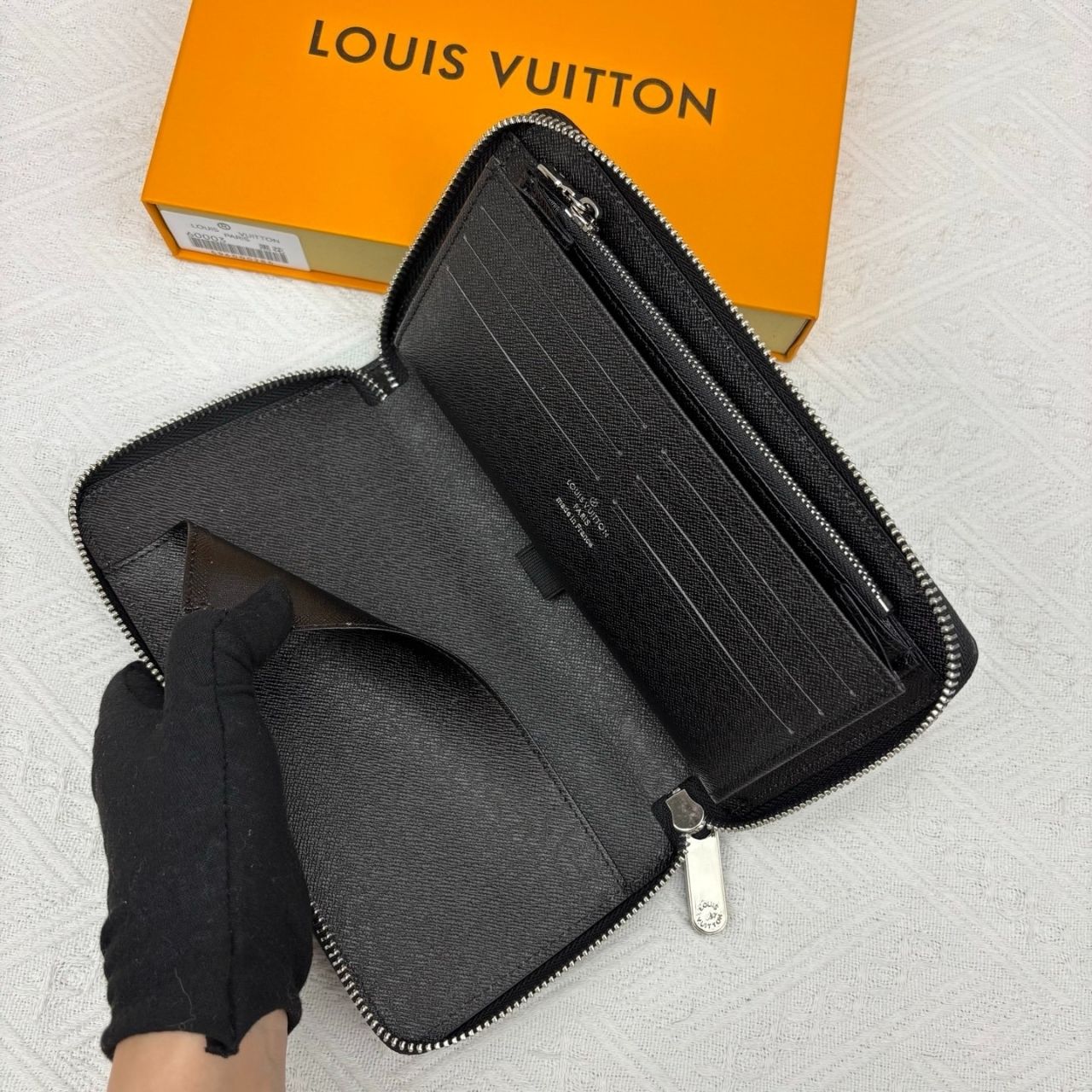 Louis Vuitton Zippy Wallet Monogram Eclipse 19Cm M62295 - Image 8