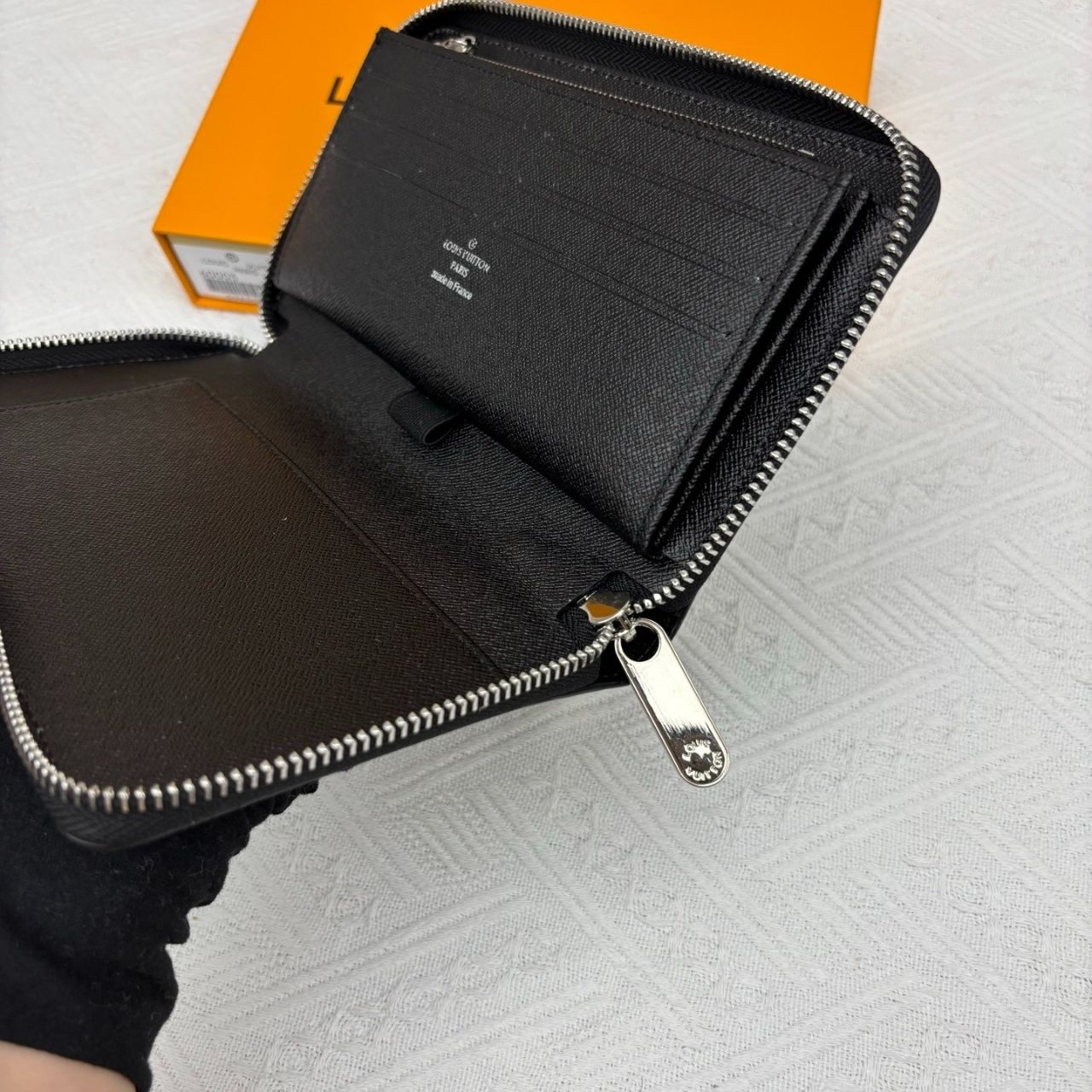 Louis Vuitton Zippy Wallet Monogram Eclipse 19Cm M62295 - Image 6