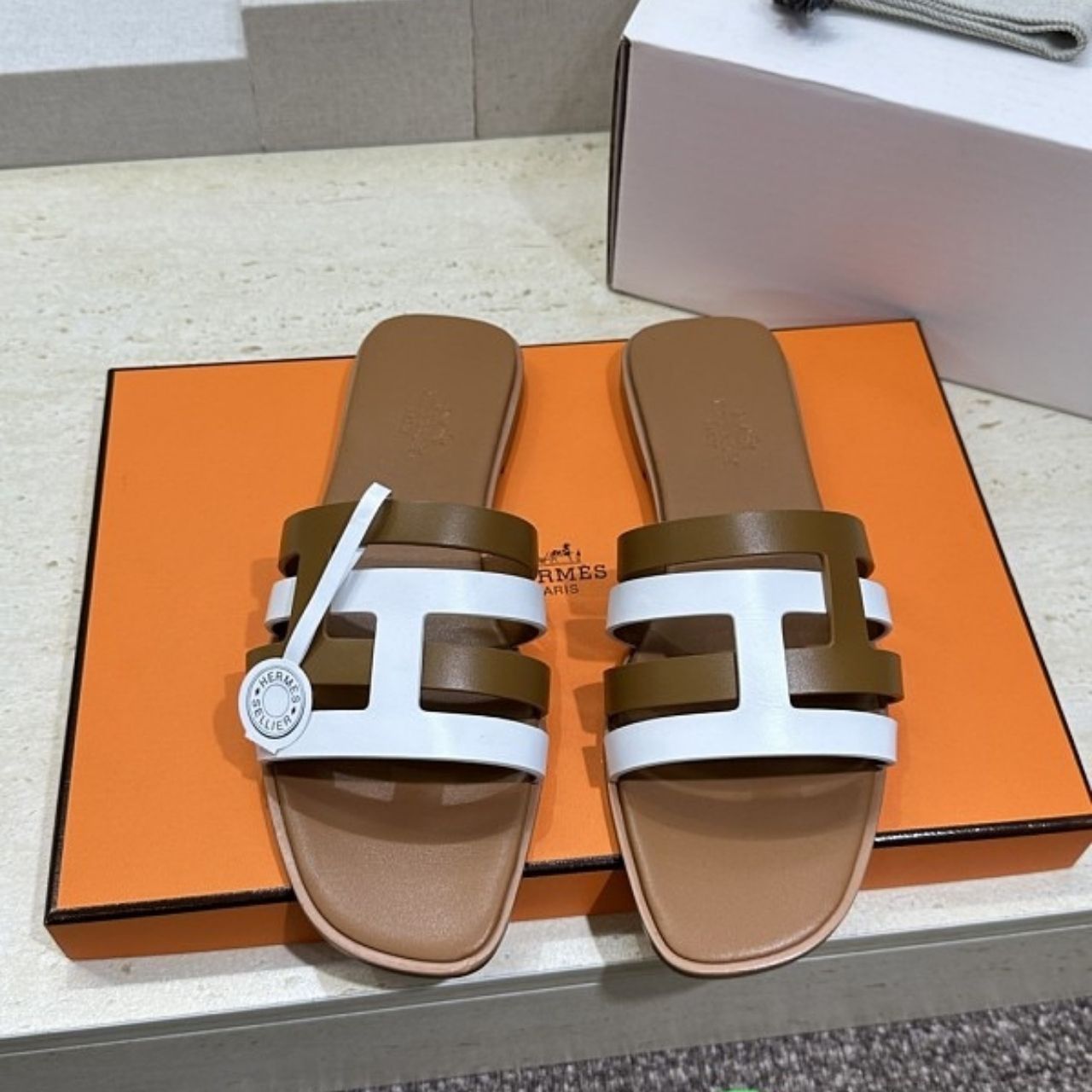 Hermes Amore Sandal Bicolor H201131Z 03360 - Image 3