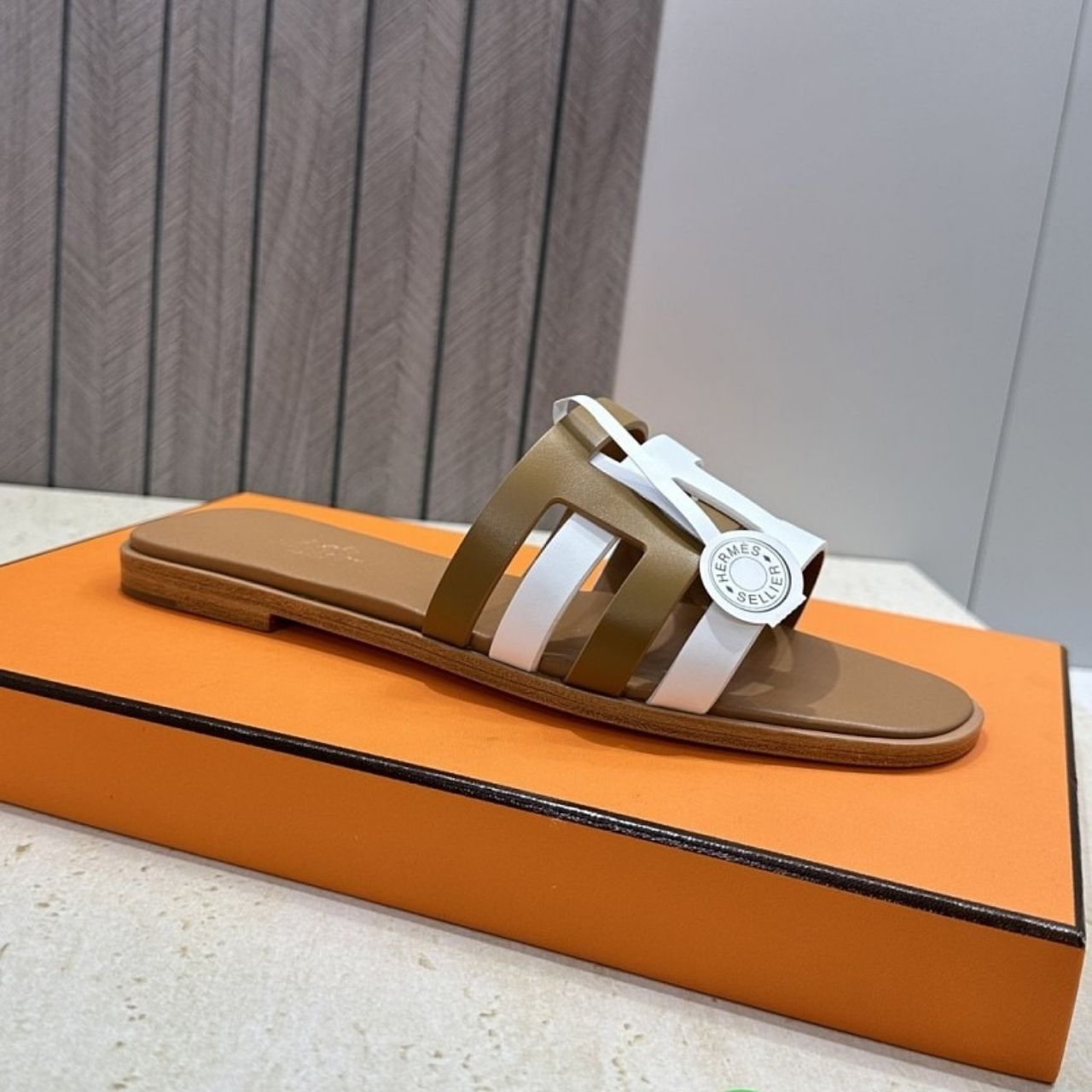 Hermes Amore Sandal Bicolor H201131Z 03360 - Image 4