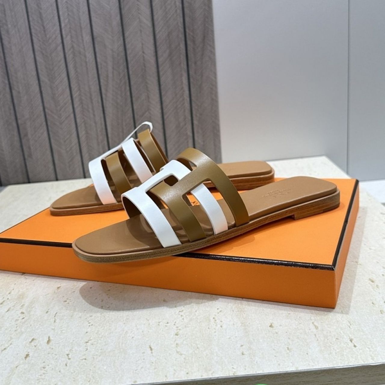 Hermes Amore Sandal Bicolor H201131Z 03360 - Image 5