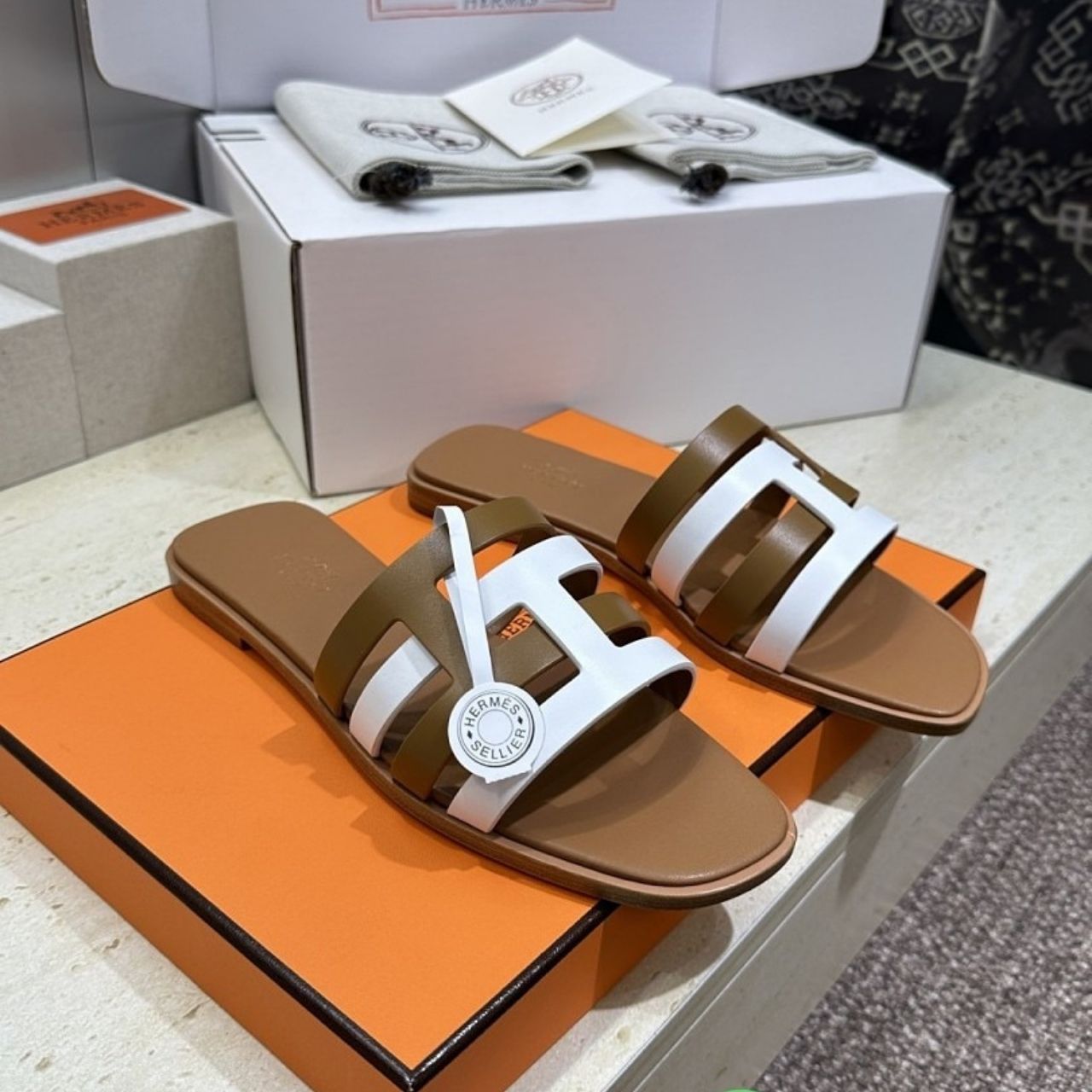 Hermes Amore Sandal Bicolor H201131Z 03360 - Image 6