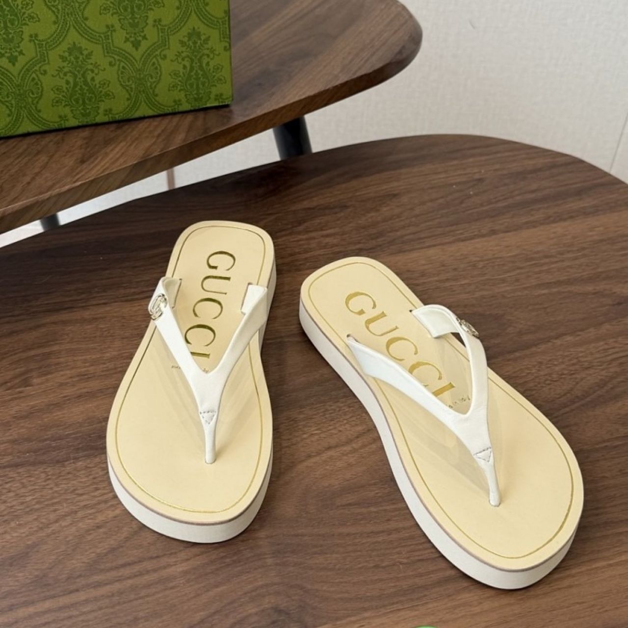 Gucci Thong Sandal With Double G Yellow 854815 0R000 7550 - Image 4