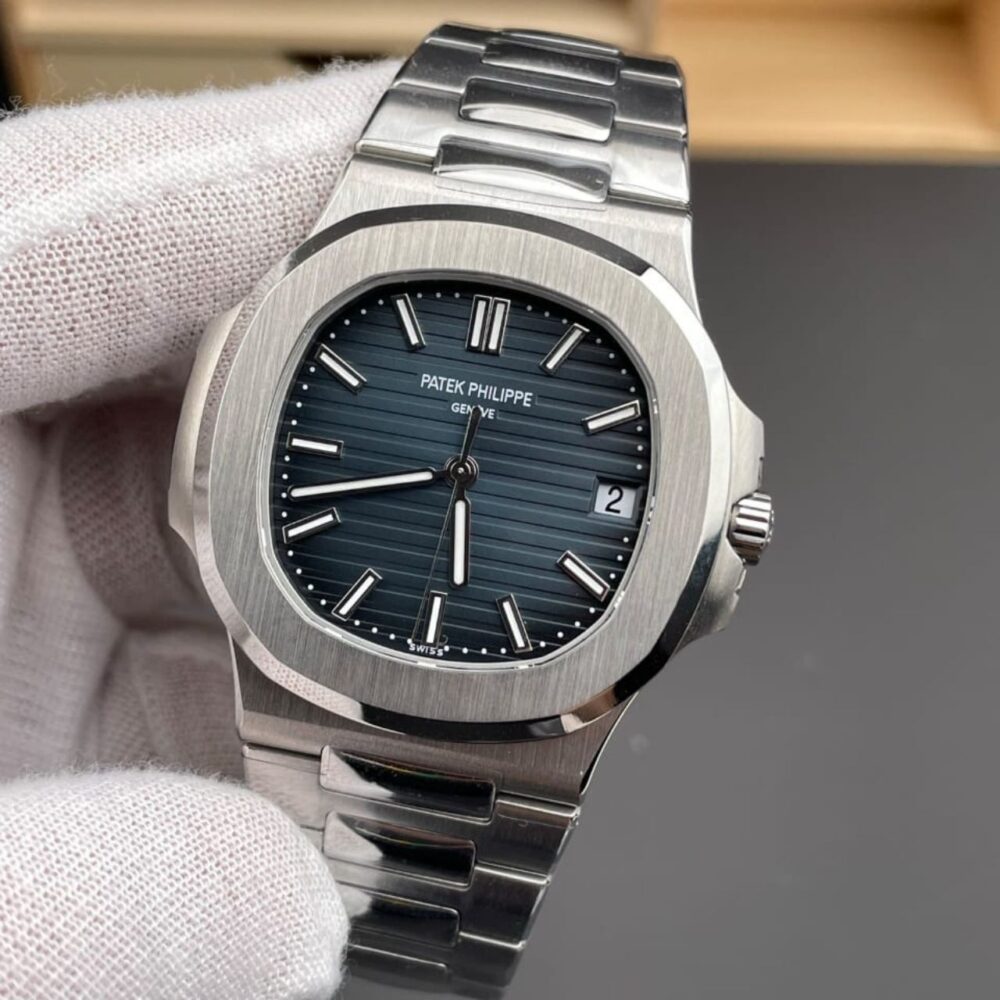 Alternative view of Patek Philippe Nautilus Blue Dial 40mm