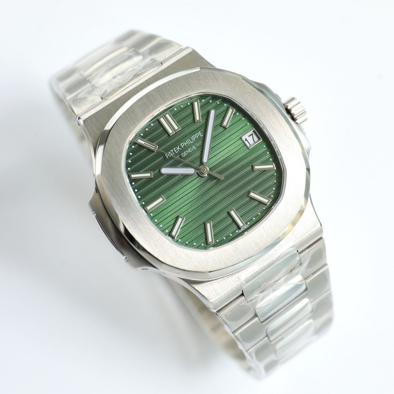 Patek Philippe Nautilus Green Dial 40mm 5711 1A 014 - Image 2