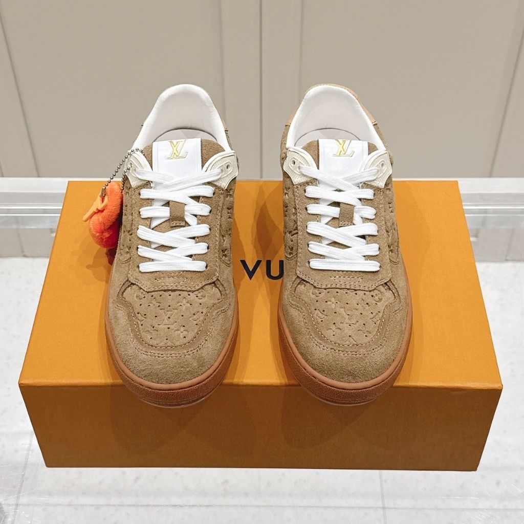 Louis Vuitton LV Stadium Sneaker Beige 1AGXPM - Image 3