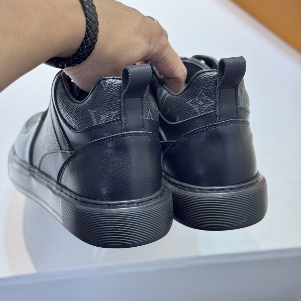 Louis Vuitton LV Trainer Sneaker Black Monogram 1ADH47 - Image 4