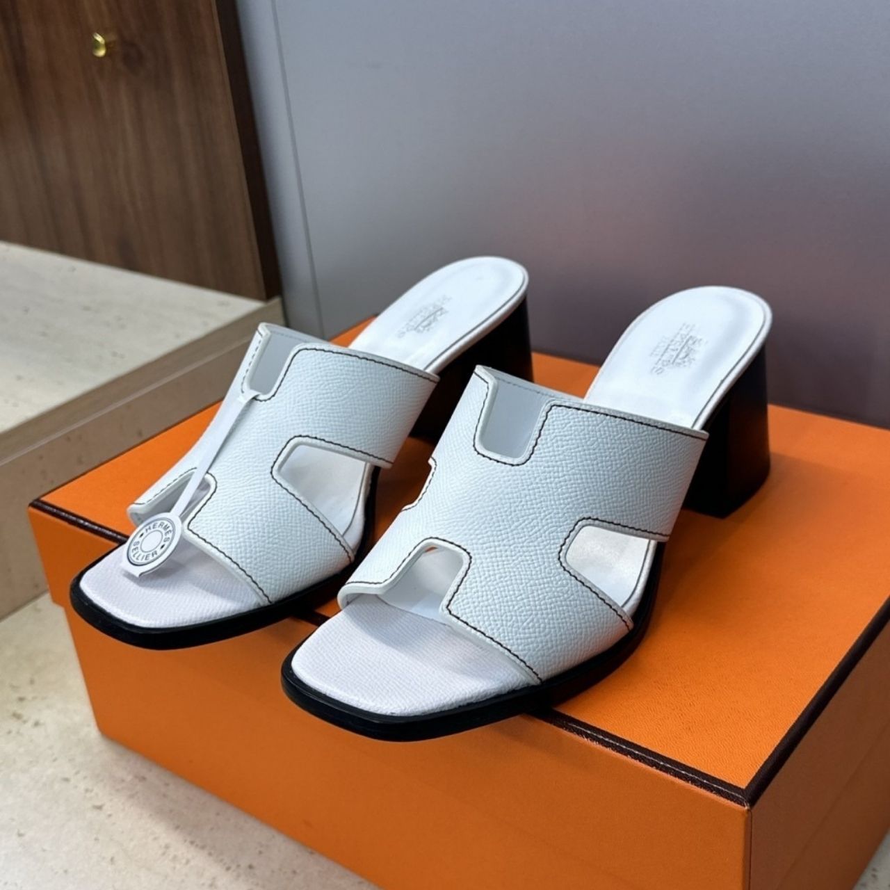 Hermes Helia 60 Sandal Blanc H232089Z 90370 - Image 2