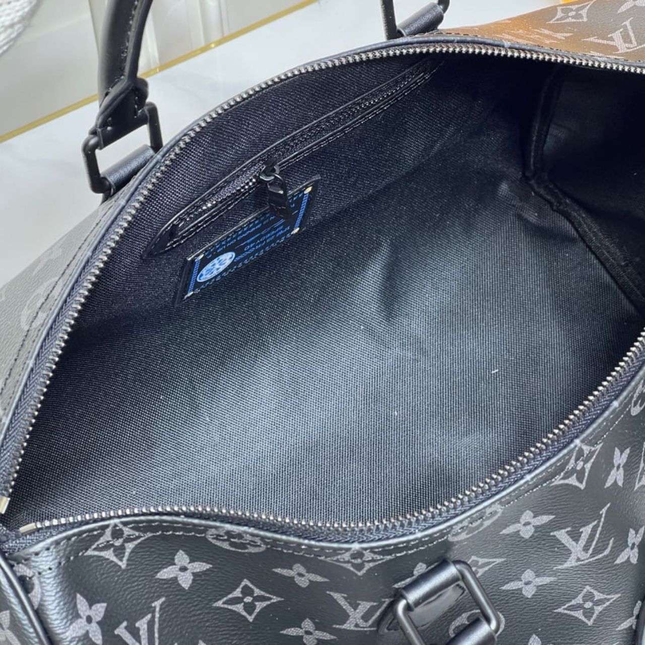 Louis Vuitton Keepall Bandoulière 40 Monogram Eclipse Black 40Cm - Image 7