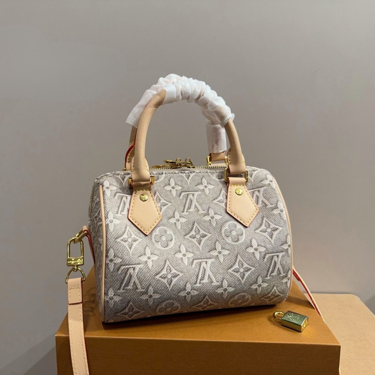 Louis Vuitton Speedy Bandouliere 20 Monogram Embleme 20cm M2A039 - Image 7