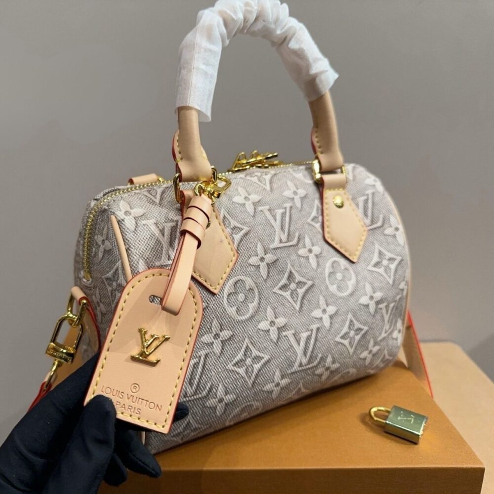Alternative view of Louis Vuitton Speedy Bandouliere 20 Monogram Embleme 20cm M2A039