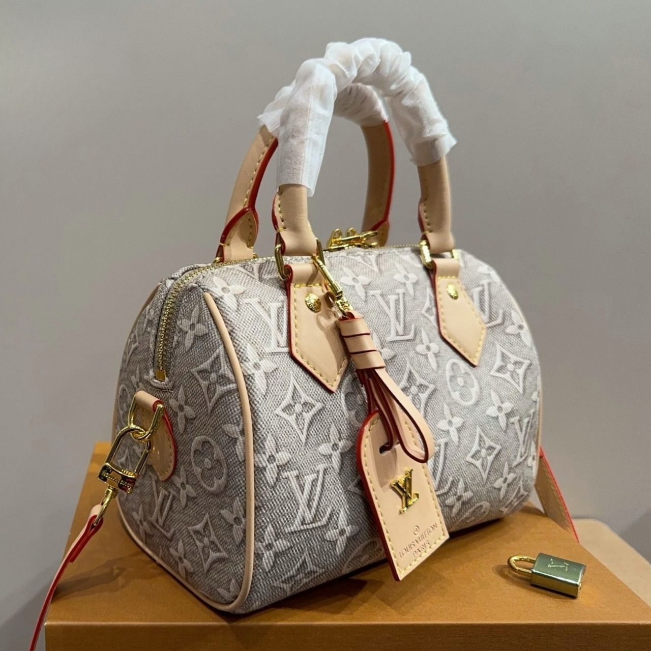 Louis Vuitton Speedy Bandouliere 20 Monogram Embleme 20cm M2A039 - Image 4
