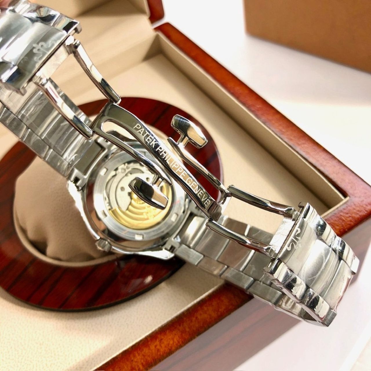 Patek Philippe Aquanaut Diamond Blue Dial 40mm - Image 3