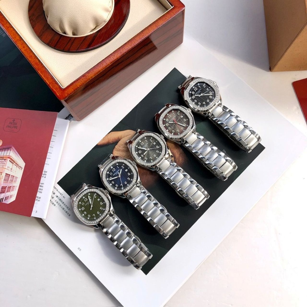 Patek Philippe Aquanaut Diamond Blue Dial 40mm - Image 4