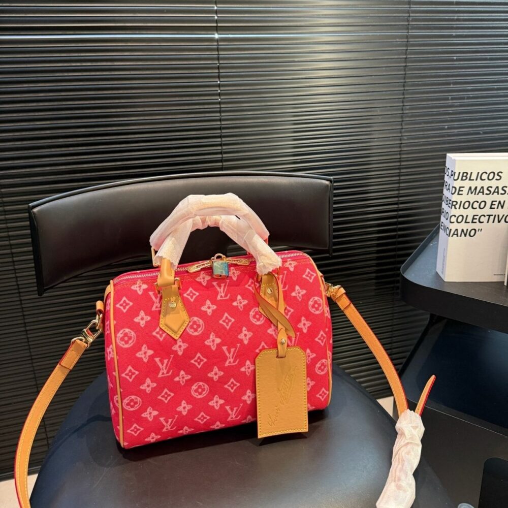 Alternative view of Louis Vuitton Speedy P9 Bandouliere 25 Red 25cm M24425