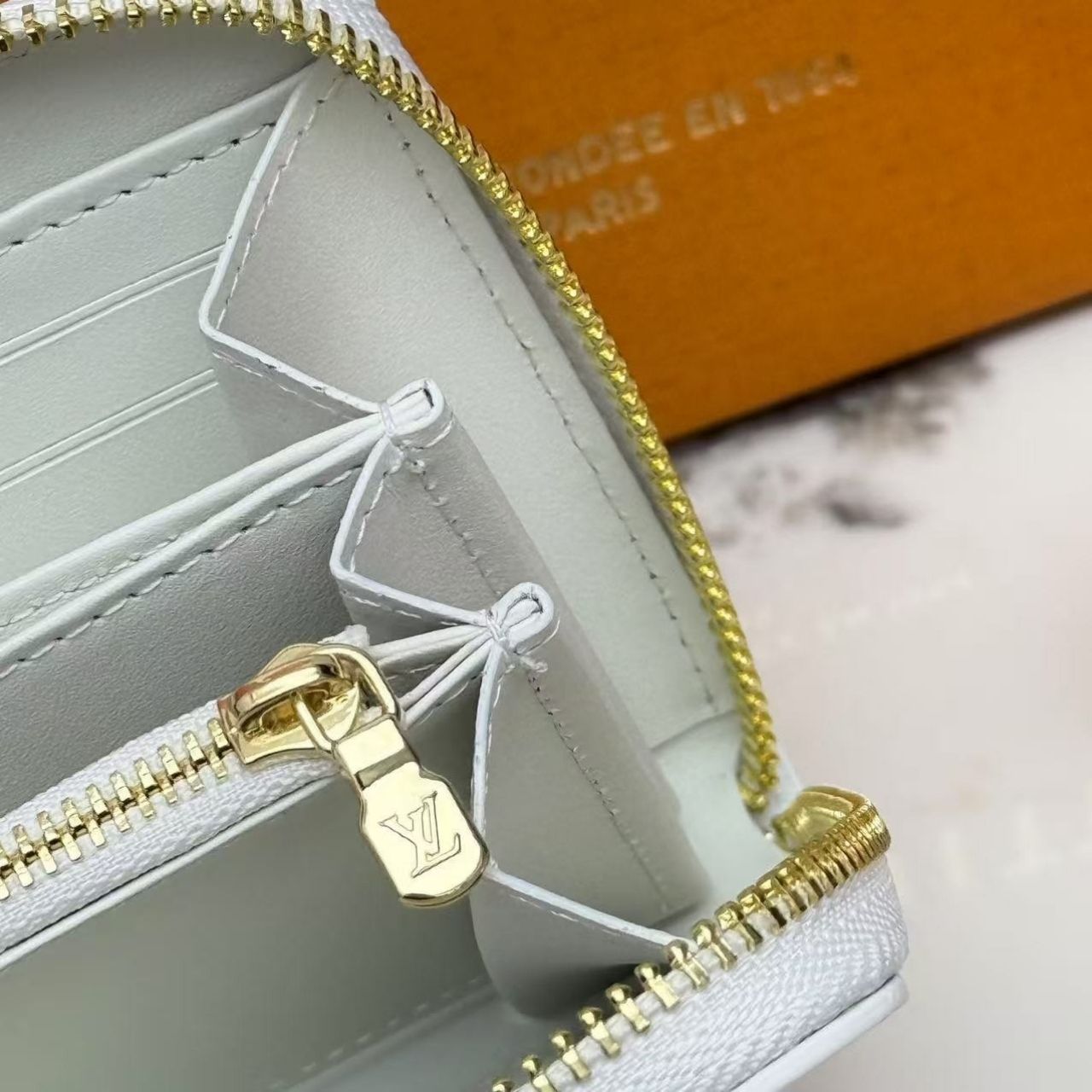 Louis Vuitton Zippy Wallet Monogram Multicolor White 19Cm M14094 - Image 9