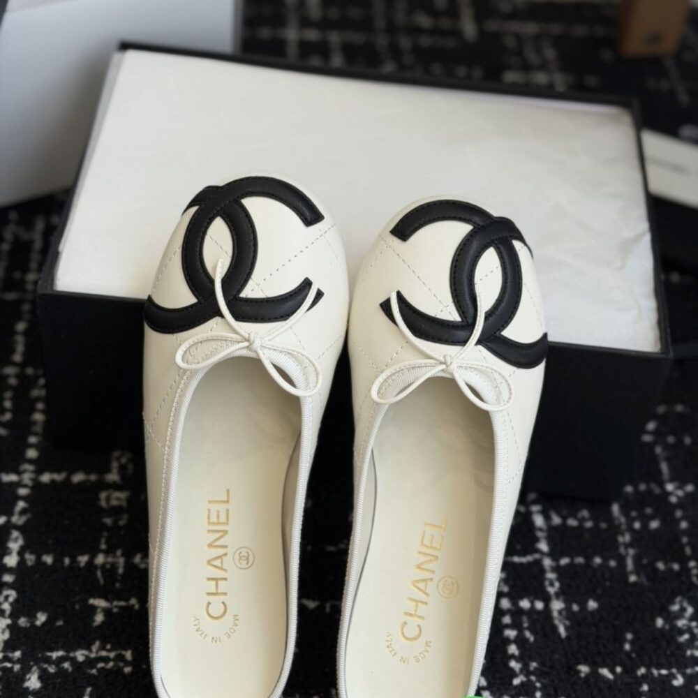 Alternative view of Chanel CC Bow Mules White Black