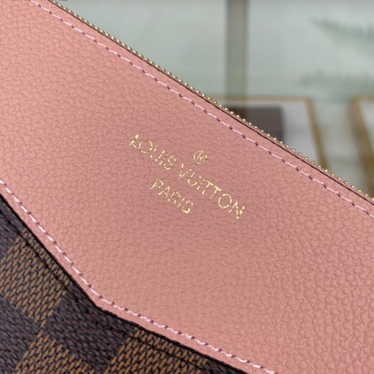 Louis Vuitton Daily Pouch Damier Ebene Rose Ballerine 29cm - Image 7