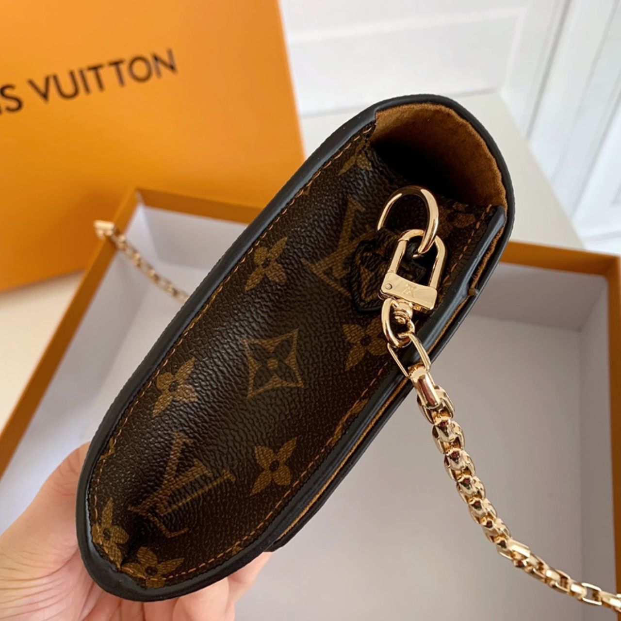 Louis Vuitton Pochette Louise Chain 23cm - Image 9