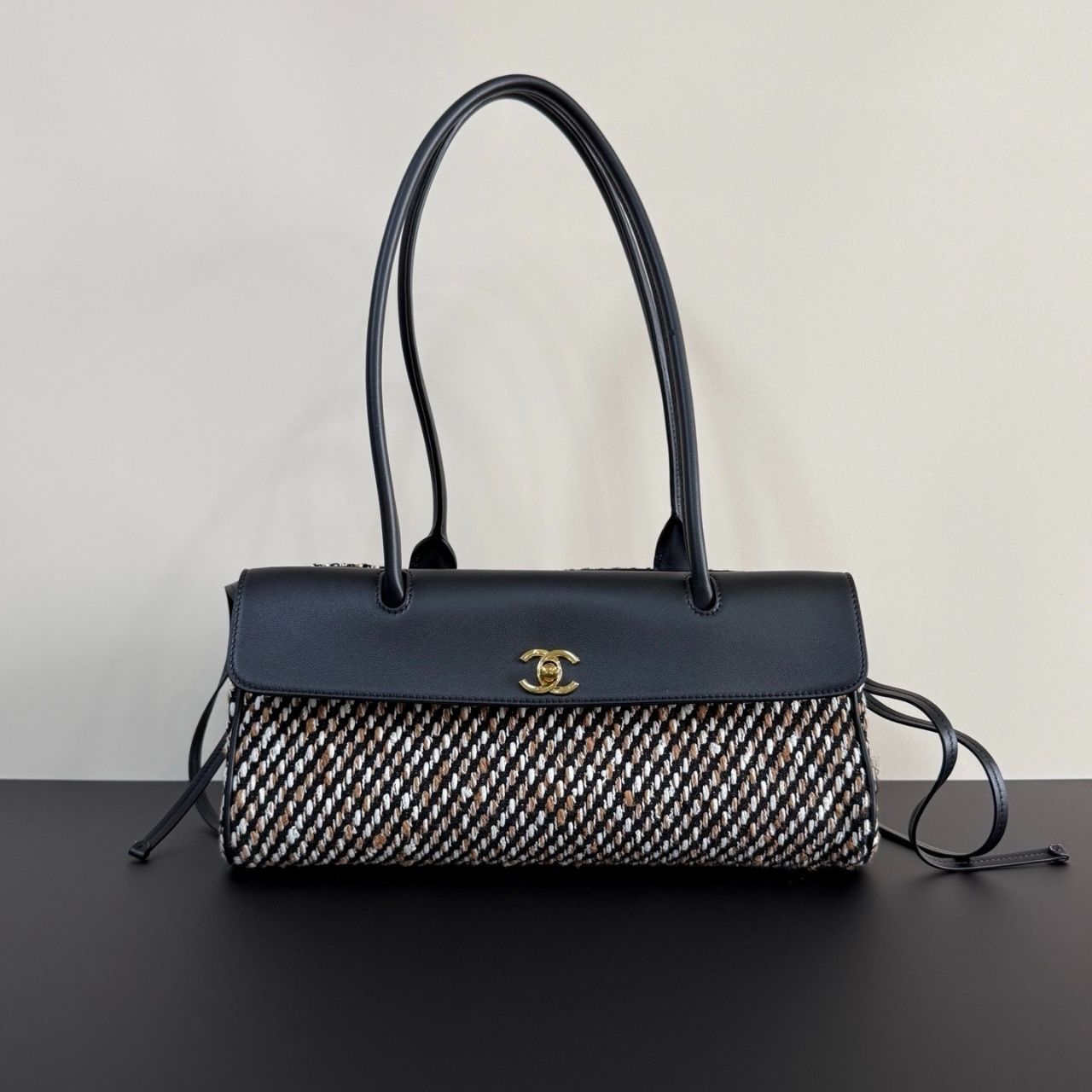 Chanel Shopping Flap Tweed Tote Black Multicolor 31Cm - Image 13
