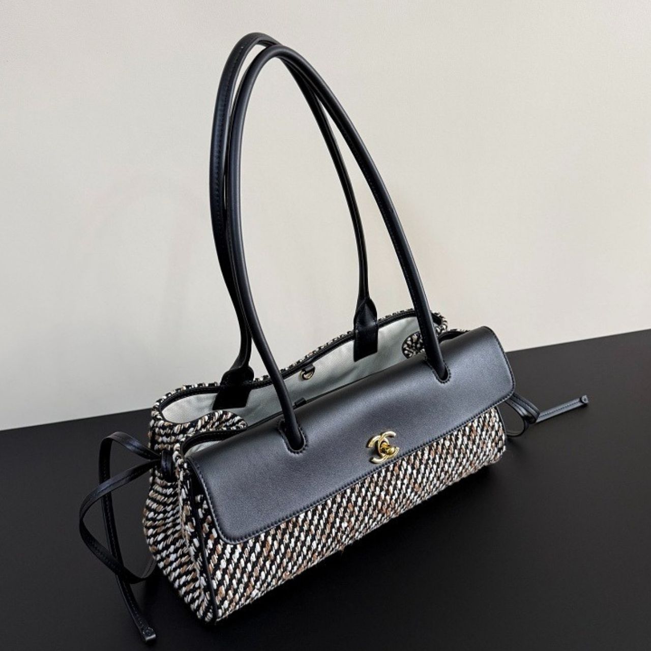 Chanel Shopping Flap Tweed Tote Black Multicolor 31Cm - Image 12