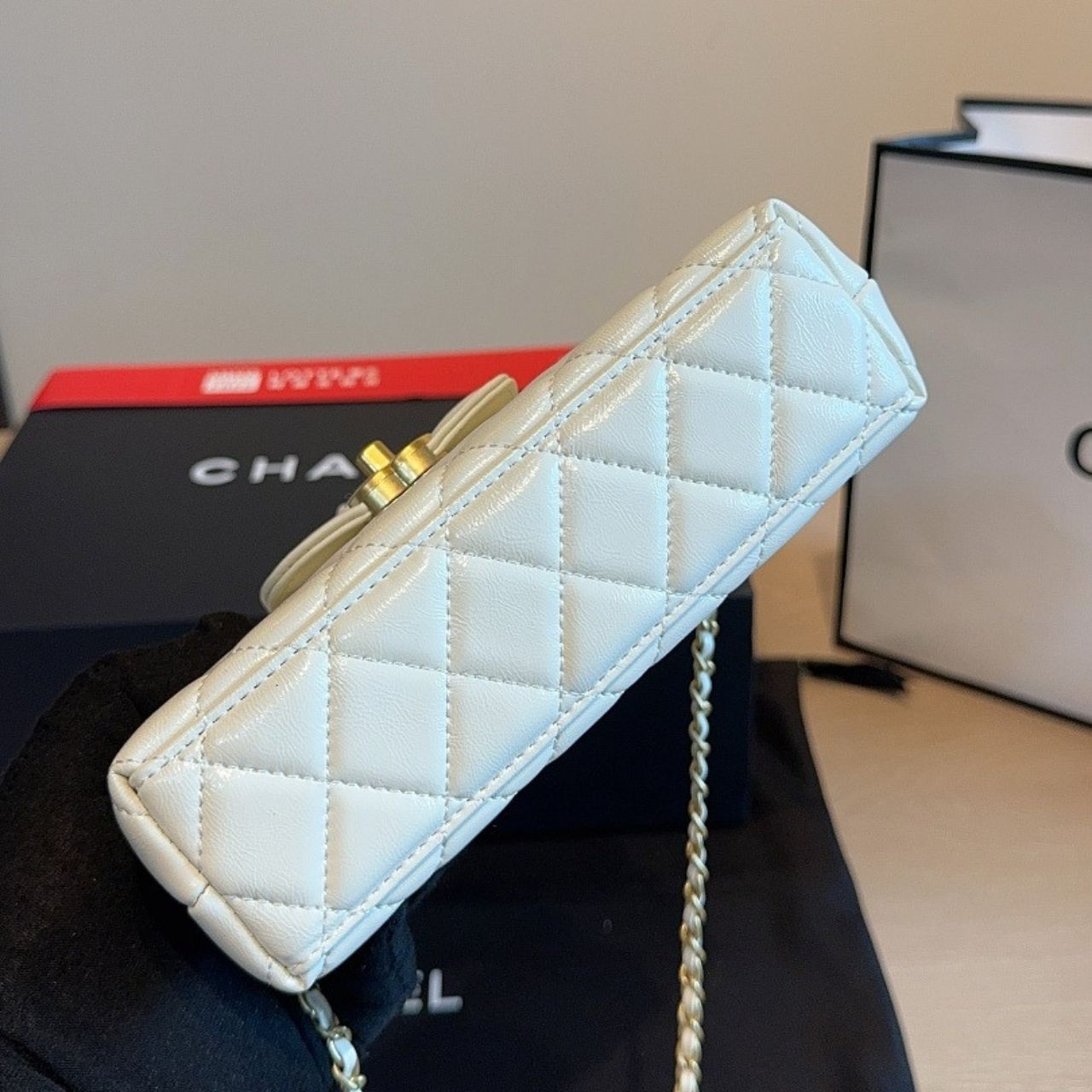Chanel Quilted Shiny Aged Calfskin Mini Kelly With Gold 13cm AS4416-B23757-94305 - Image 8