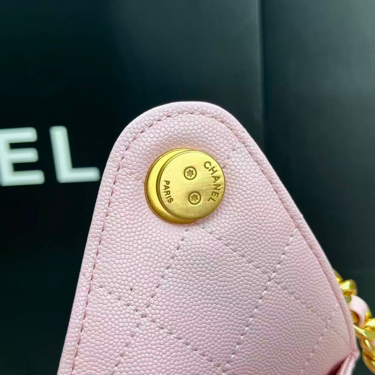 Chanel Fall Winter 2026 Pre Collection Chanel 25 Handbag Light Pink 30cm AS5631 B24704 UA954 - Image 4