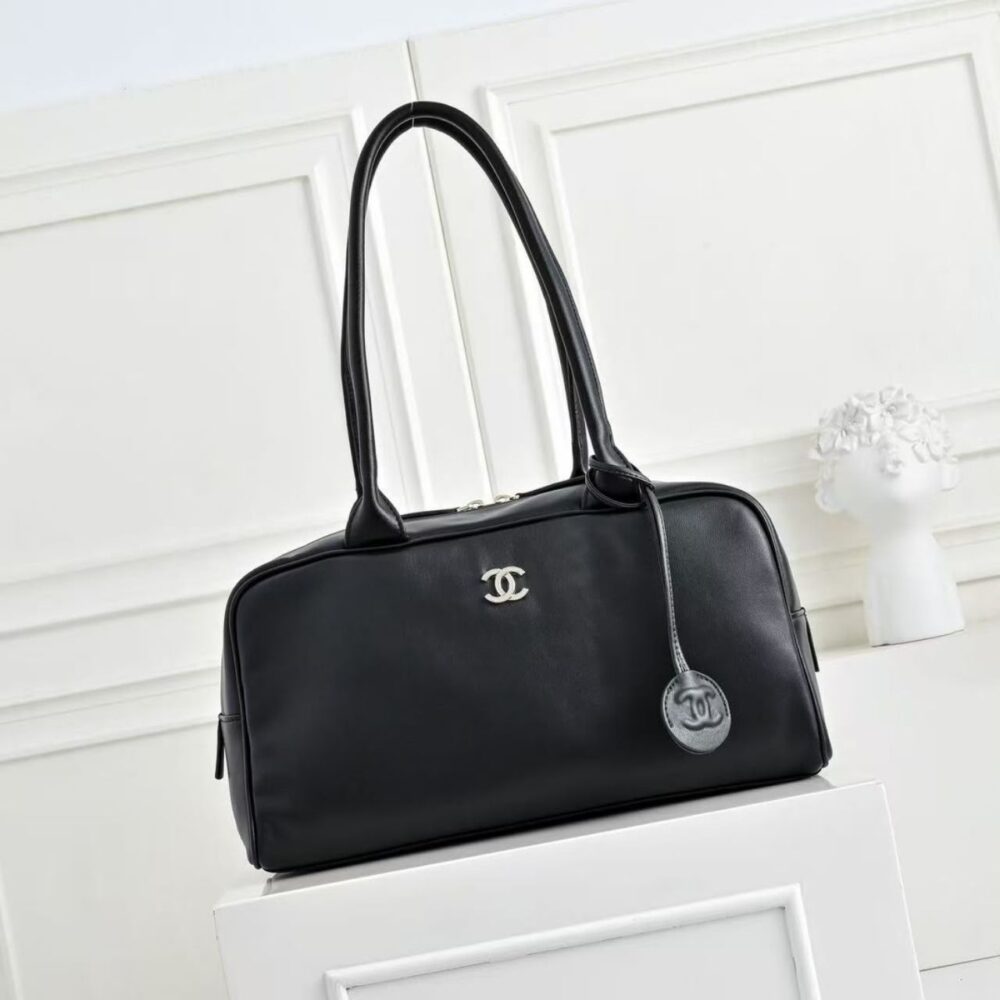 Alternative view of Chanel Fall Winter 2026 Pre Collection Large Bowling Bag Dark Gray 37cm AS6211 B25711 UB662