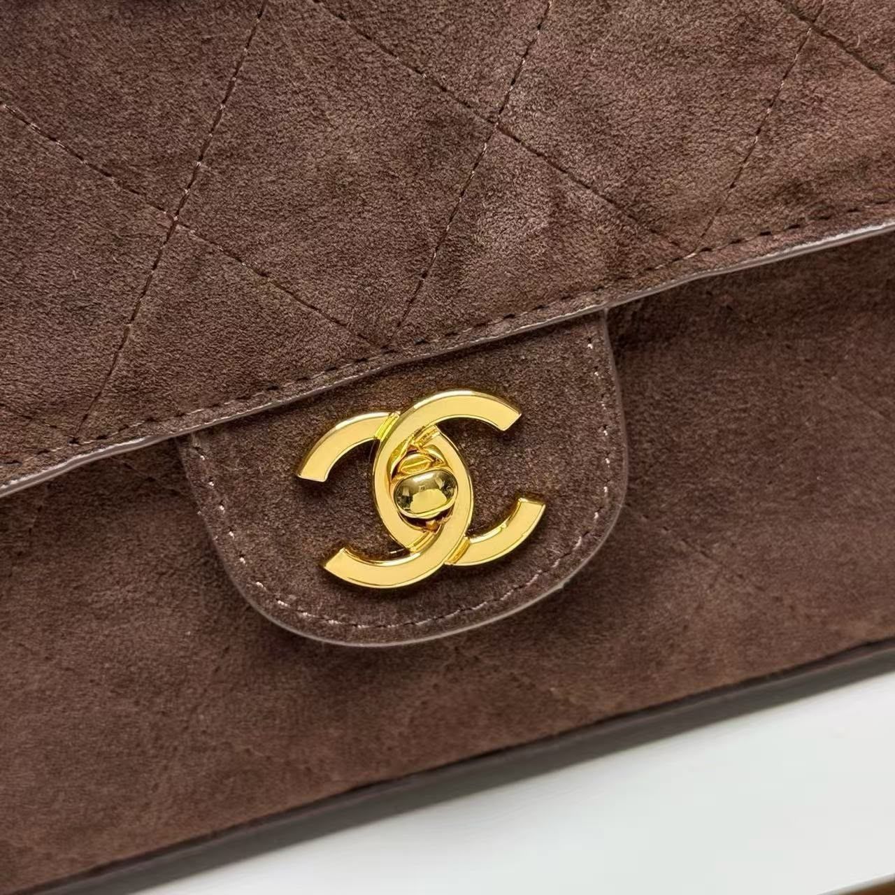 Chanel Metiers Dart 2026 Maxi Flap bag Dark Brown 32cm AS6281 B24009 UA850 - Image 3