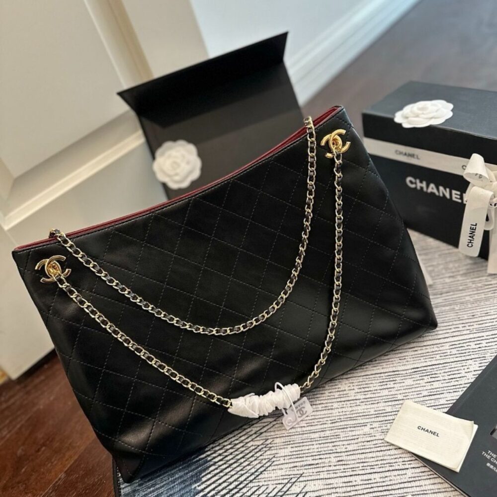 Alternative view of Chanel Metiers Dart 2026 Tote Black 30cm AS6387-B24030-94305