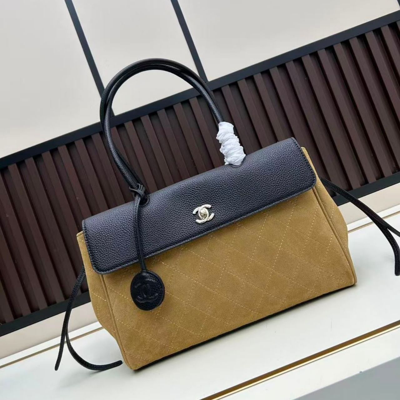 Chanel Metiers Dart 2026 Shopping Bag Dark Beige Black 38cm AS6428 B25073 UB321 - Image 2
