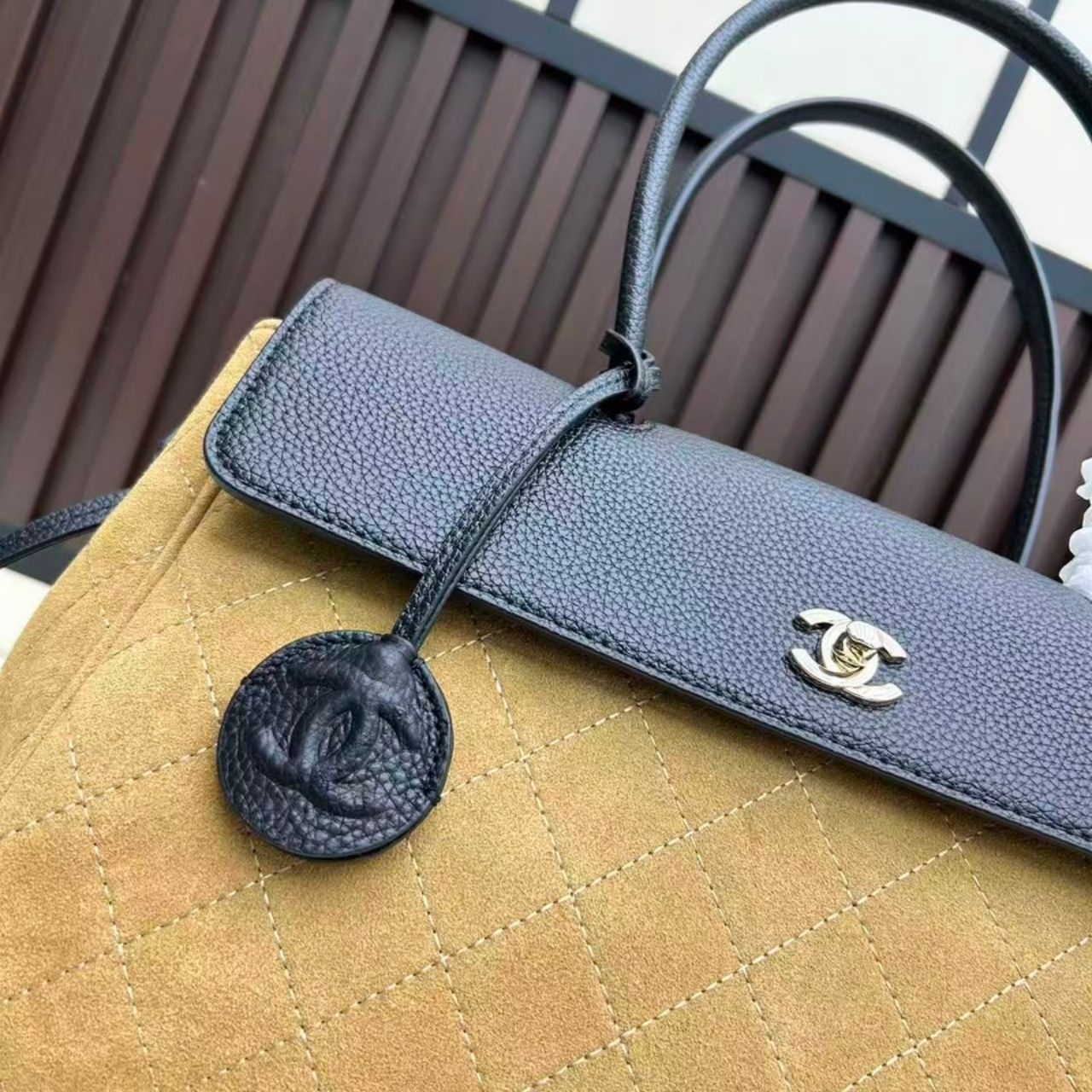 Chanel Metiers Dart 2026 Shopping Bag Dark Beige Black 38cm AS6428 B25073 UB321 - Image 6