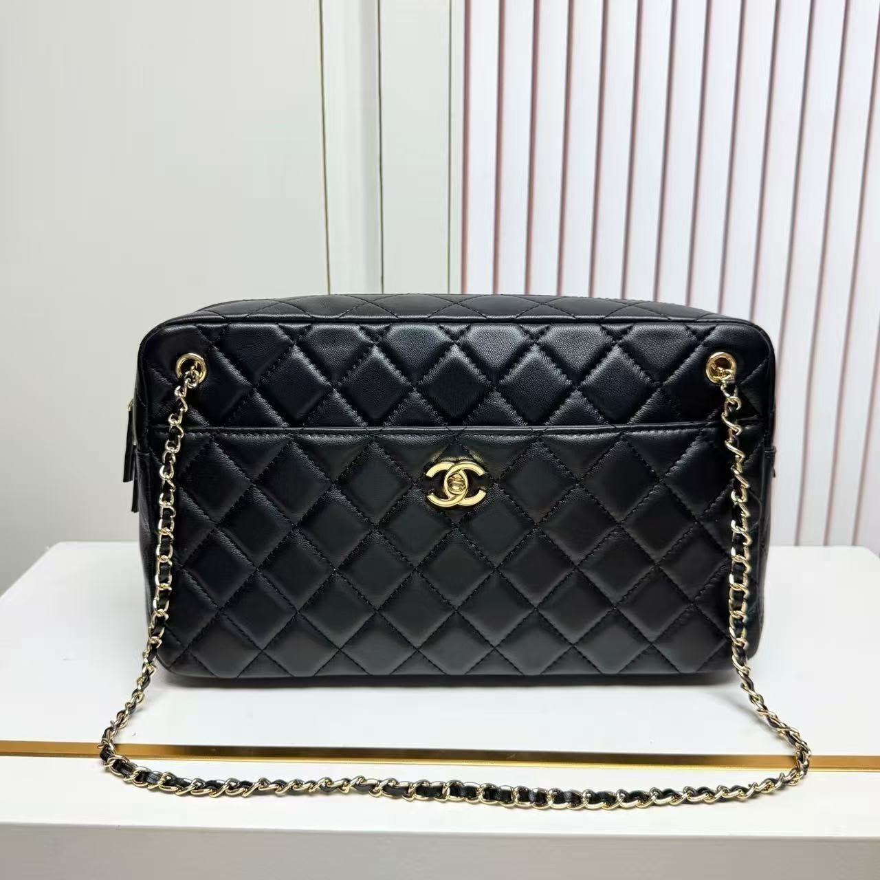 Chanel Metiers Dart 2026 Maxi Sac Camera Noir 31cm AS6444 B25013 94305 - Image 2
