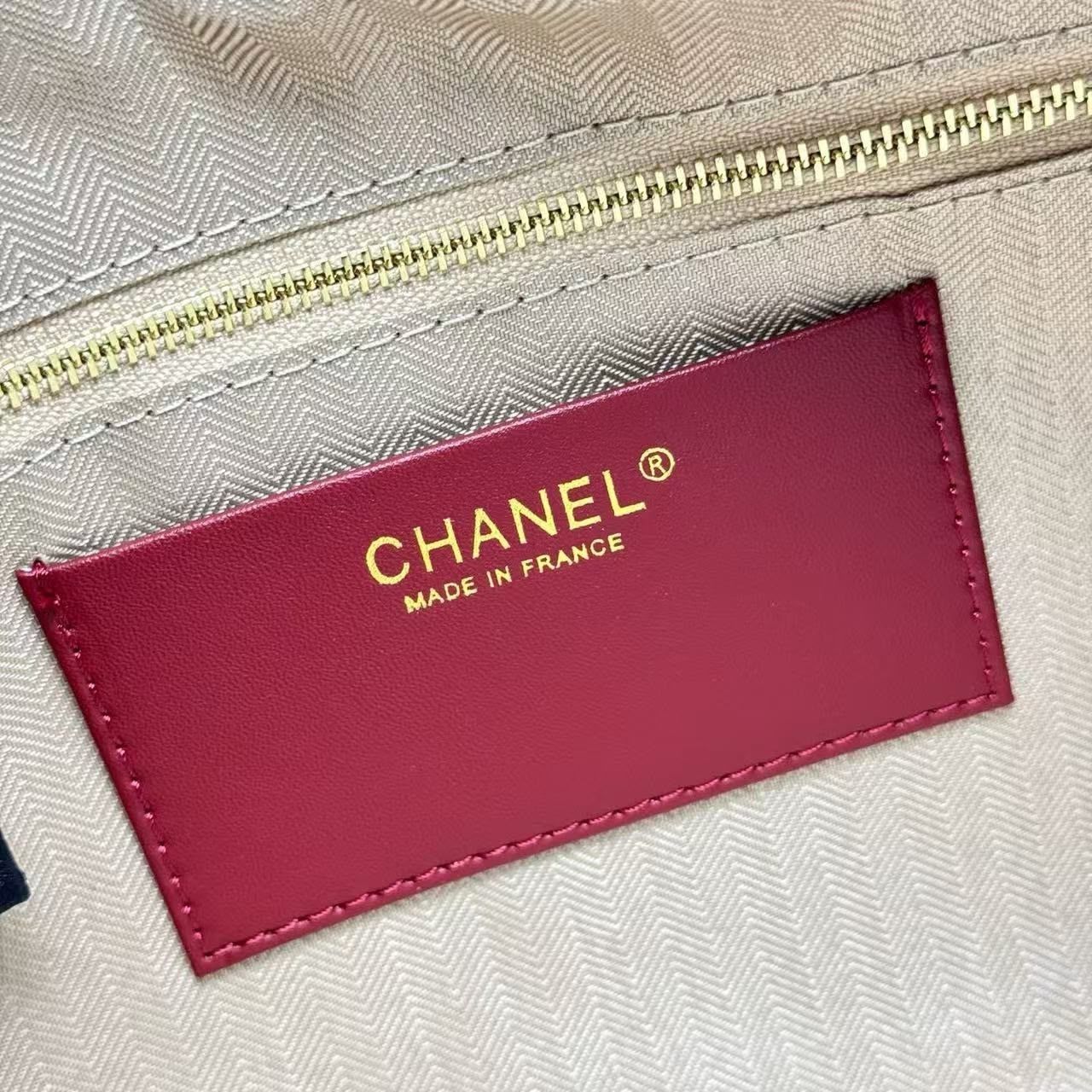 Chanel Metiers Dart 2026 Maxi Sac Camera Noir 31cm AS6444 B25013 94305 - Image 10