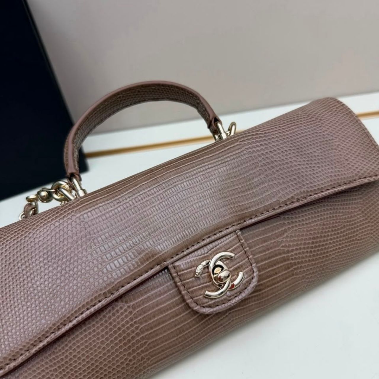 Chanel Calfskin Lizard Embossed Clutch With Chain Dark Khaki 25cm - Image 6