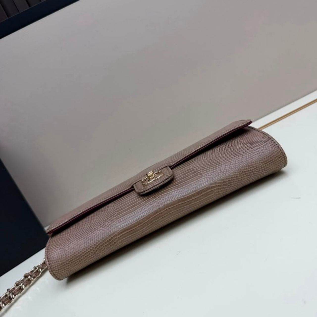 Chanel Calfskin Lizard Embossed Clutch With Chain Dark Khaki 25cm - Image 3