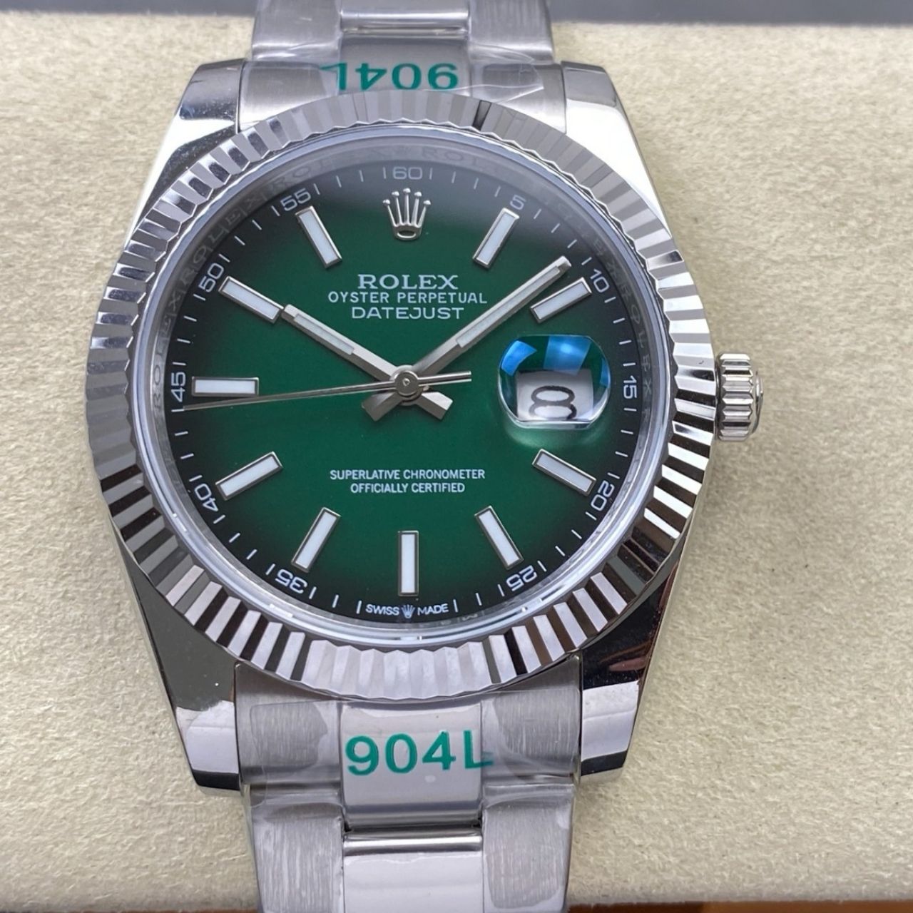 Rolex Datejust Green Dial 41mm - Image 3