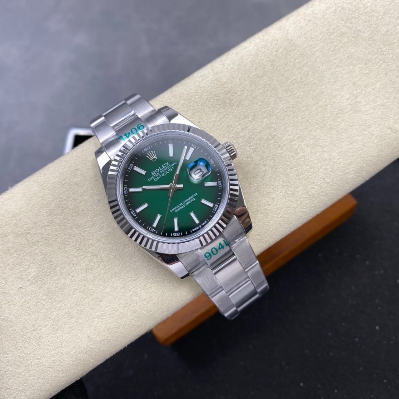 Rolex Datejust Green Dial 41mm - Image 2